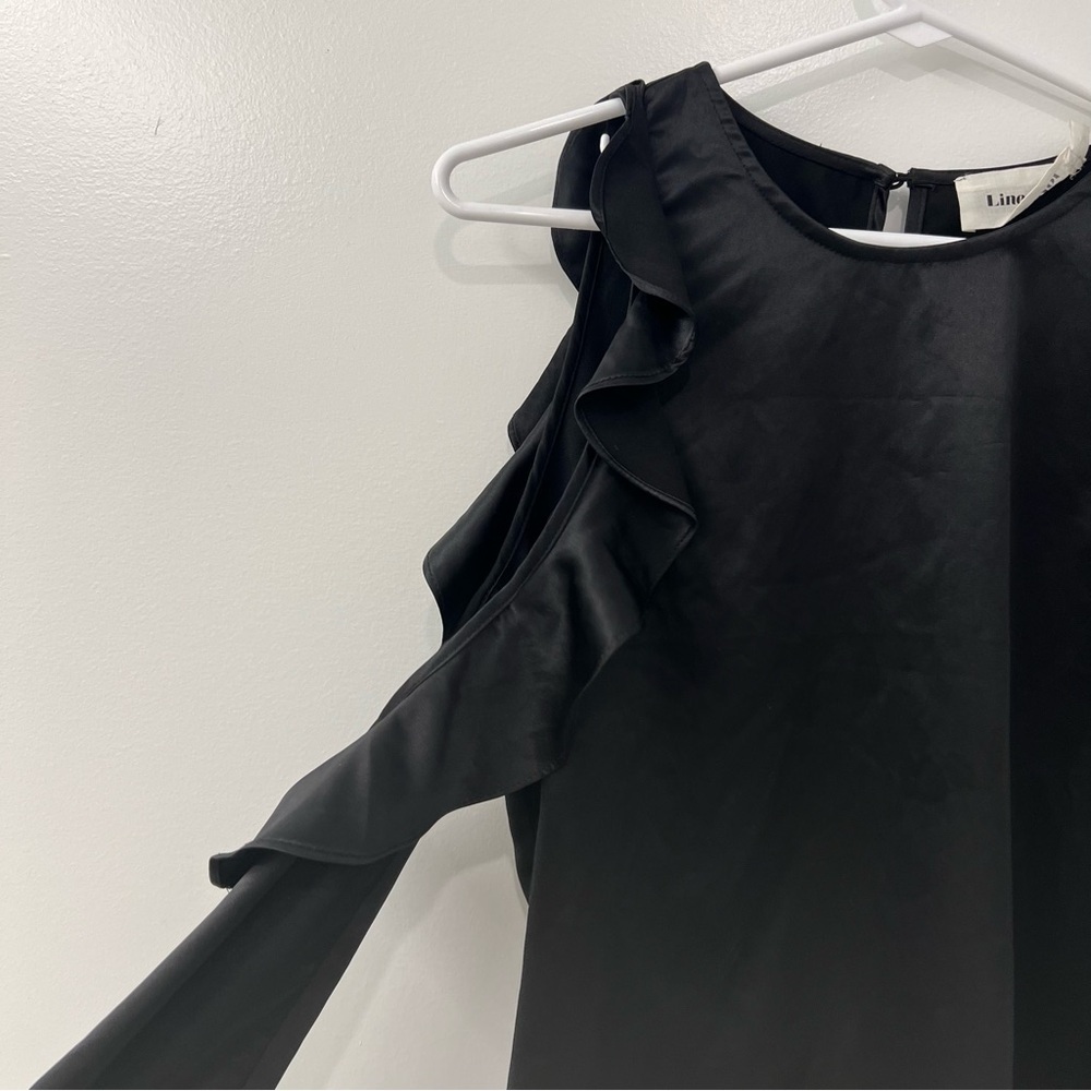 Line & Dot Blouse - Picture 6 of 7